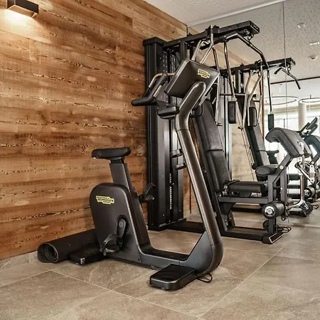 Ski-in Ski-out Chalet *